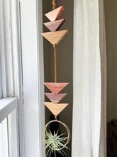 Grounded Triangle Bead Air Plant Hanger